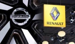 驭龙雷诺爆料视频播放,揭秘视频背后的精彩瞬间