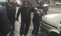 拒捕爆料抢劫案例视频,警方全力追捕嫌疑人