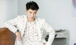 娱乐圈男小生爆料,幕后真相与情感纠葛